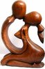 abstrakte Holzfigur liebendes Paar